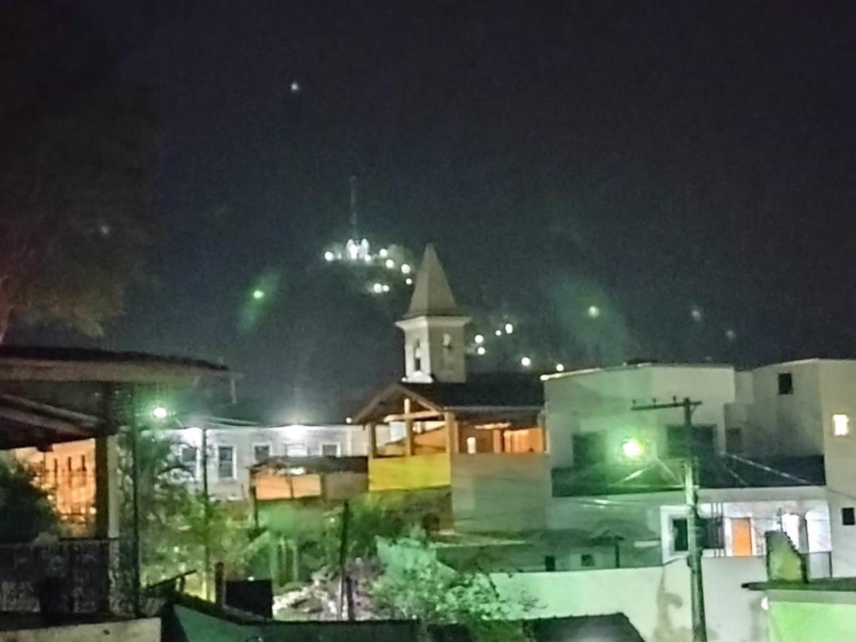 סנטה ריטה דה ז'אקוטינגה Pousada Hospedaria Santa Clara מראה חיצוני תמונה